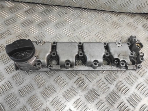 030103475AG - КРЫШКА КЛАПАНА POLO III LIFT 1.4 MPI AUD