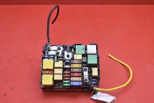 compartment of fuses 9804848580 CITROEN C4 PICASSO II 1.2 PURETECH 130 KM
