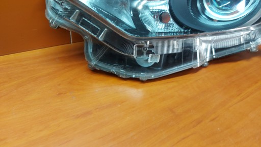 REFLEKTOR light left left front front TOYOTA YARIS IV 20