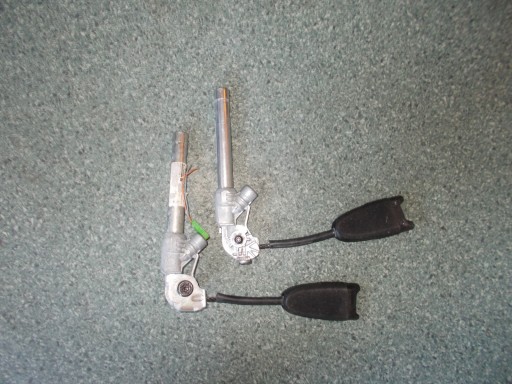 OPEL CORSA D НАТЯЖИТЕЛЬ РЕМНЯ ЛЕВЫЙ И ПРАВЫЙ В СБОРЕ