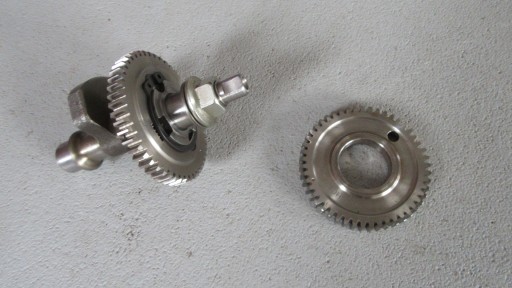 495343476562 - Вал балансир Suzuki DR 125 08 рік впорскування '