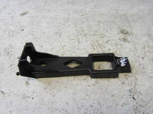 Porsche taycan 9j1, салазка заднього бампера права 9j1807335