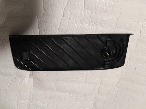 AUDI A4 B9 PODSTOPNICA cap 8W1864777