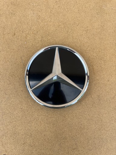 A0008880700 - БЕЙДЖ ЛОГОТИП ЕМБЛЕМА MERCEDES BENZ E CLASS 213