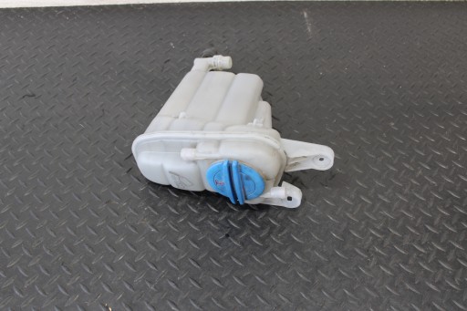 Réservoir eau PORSCHE MACAN 95B 8K0121303T