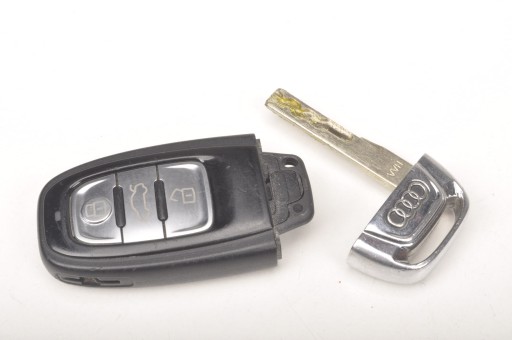 AUDI A8 d4 брелок