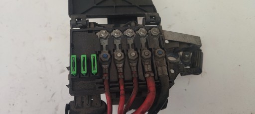 AUDI A3 8L compartment of fuses for battery