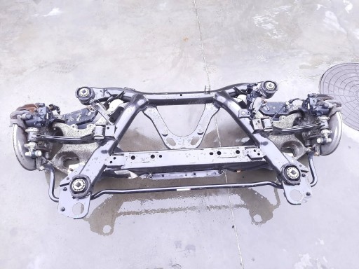 Volvo v60 ii універсал 18 років - задні сани коляска