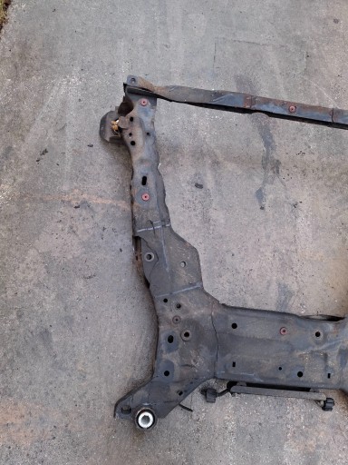 UTT4632 - Volvo xc60 2010 салазки траверса передняя подвеска 2.4d