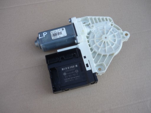 1P0837401A 1T0959701C - Мотор сиденья переднего левого стекла leon ii passat b6 1k0959793h проверено