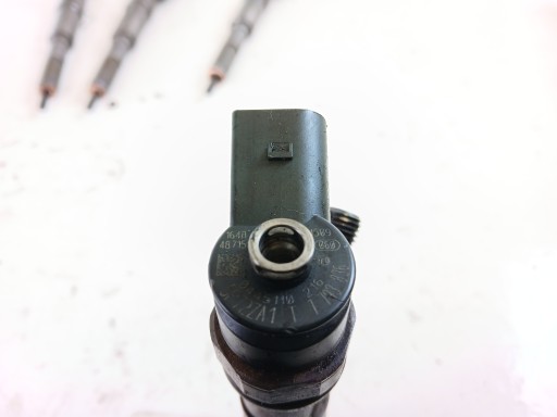 BMW E46 E90 E60 2.0 D 3.0 D injektor fúvóka 7793836