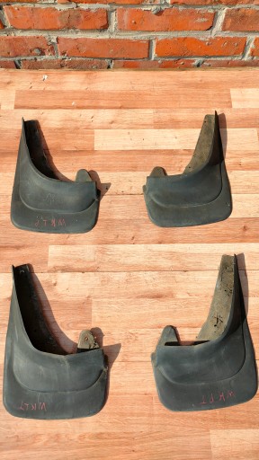 JEEP GRAND CHEROKEE WK 5-10 БРЫЗГОВИКИ В СБОРЕ