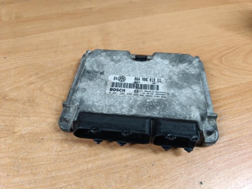 Компьютерный контроллер двигателя vw golf iv 2.0b 06a906018eg 0261206325