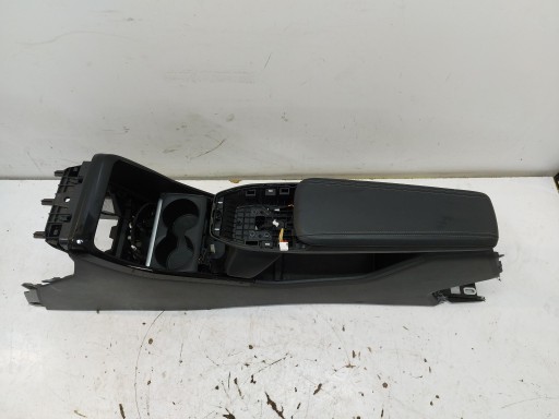 BMW U06 220d bracciolo TUNEL media
