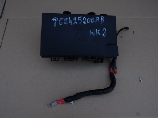 P68425200AB - Блок предохранителей jeep grand cherokee wk2