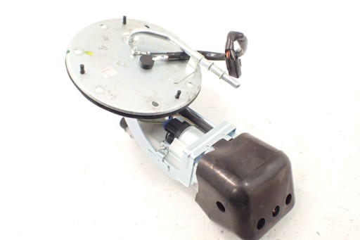 141207-1111 - Honda CB 1000 R SC80 18-топливный насос