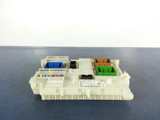 Volvo xc60 і блок запобіжників cg9t-14c256-fa