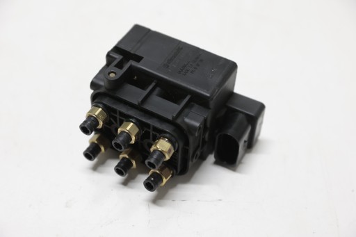 Распределитель пневмоподвески porsche touareg 15-1524-00272