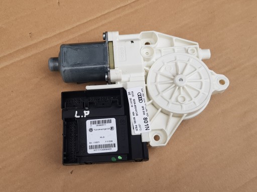 5D 3D - Электродвигатель левого переднего стекла / audi a3 8p lift 08-13 / 8p0959801n проверено