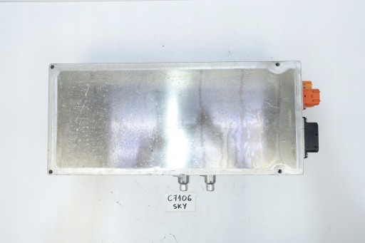 Зарядний пристрій напруга porsche taycan 9j