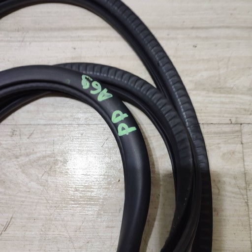gasket door przednich front side right Opel Corsa F