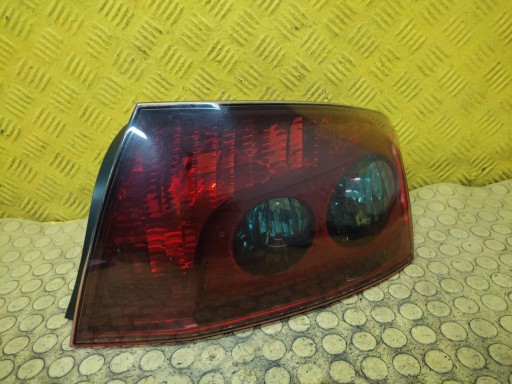 PEUGEOT 407 light right rear part