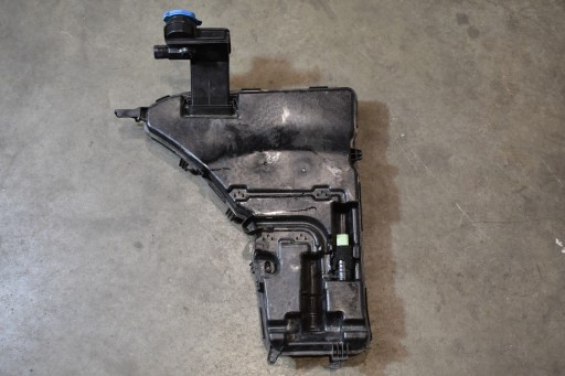 top zustand behälter des gasses spritzdüse BMW G70 G60 1