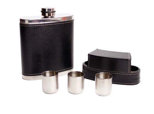 КОЛБА З ТРЬОМА СТАКАНАМИ ШКІРЯНА ОБІЛЮТКА