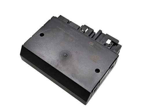 8W1907383 - Audi a4 s4 b9 2018 контроллер/модуль фаркопа