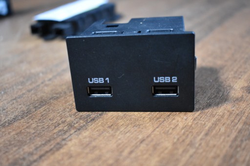 PANEL module PORT USB C X2 PORSCHE CAYENNE 9Y 1