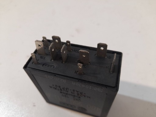 Volkswagen PASSAT B5 1998 Skoda Audi relay 4B0955531A (P227)