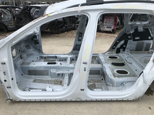 Skoda kodiaq 2023 левый порог с центральной b-стойкой до крыши