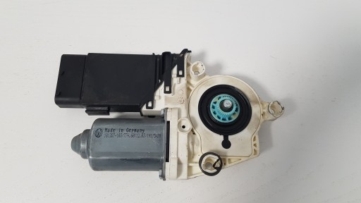 МОТОРЧИК ВЕТРОВОГО СТЕКЛА ЛЕВЫЙ ПЕРЕДНИЙ SEAT 1C0959801B