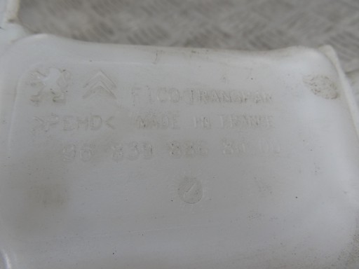 PEUGEOT 2008 washer fluid tank Z pump 9683988680