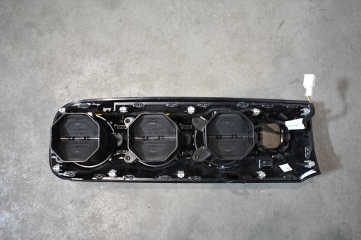 IDEALNE KRATKI des lüfters DECOR konsole PIANO MERCEDES W118 W177 1
