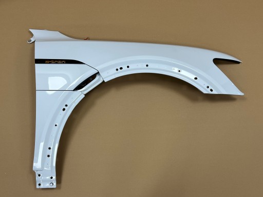 4KE821022C - Audi e-tron 55 крило передне праве ls9r