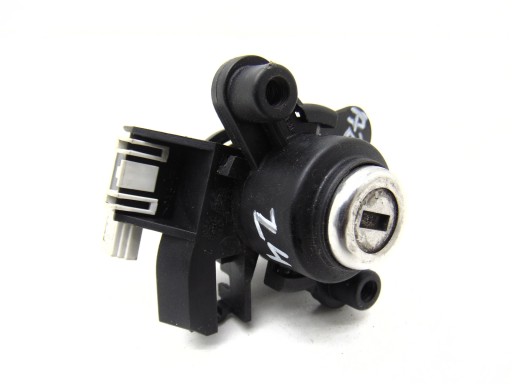 8241088 - Вставка замка дверей багажника ЗД BMW Z4 E85