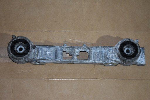 IDEALNY Halter MOSTU MERCEDES W447 1