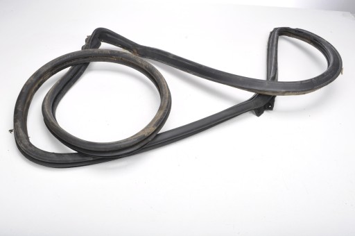 Pontiac FIERO ущільнення двері ліве 1986р