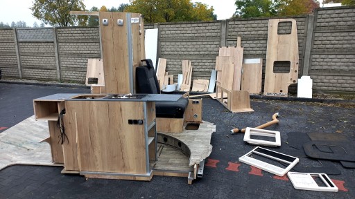 ДОМ НА КОЛЕСАХ VW CRAFTER II 18R МЕБЕЛЬ