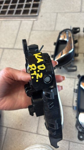 Poignée Interne Arrière Komplet Renault Kadjar 806704EA0A 806714EA0A