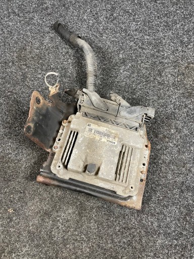 Opel zafira b astra h 1.9 cdti контролер двигуна 55205622 ep