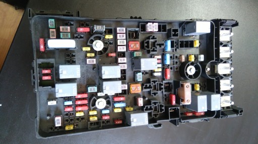 Блок запобіжників jeep 68224408ac