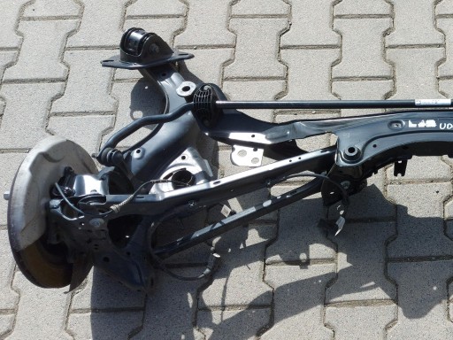 BMW U06 220d sususpension left rear part of the arm of the pivot