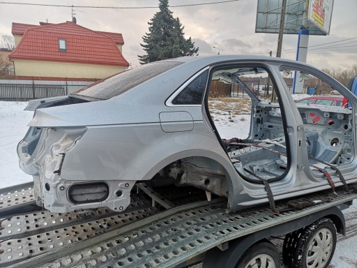 AUDI A4 B9 СЕДАН ЗАДНЄ КРИЛО ПРАВА ЧВЕРТЬ РАМА РАМА
