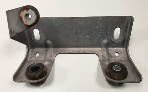 Кронштейн крепления насоса ABS RANGE ROVER III L322