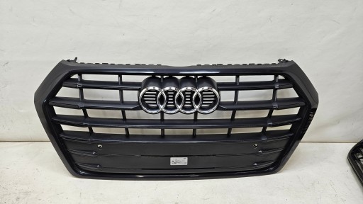 80A853651C - РЕШІТКА РАДІАТОРА AUDI Q5 II S-LINE BLACK 80A