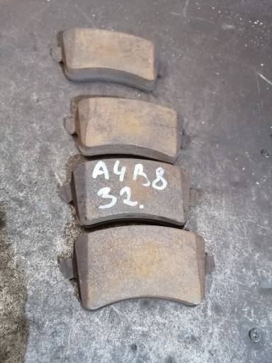 90R-01118/2 - 32 задние тормозные колодки AUDI A4 B8