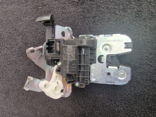 SKODA OCTAVIA IV Замок задней двери 5E382750501S