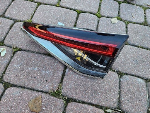 light rear part rear to the bonnet chrom right 81580-02C31 Toyota Corolla E210 E21